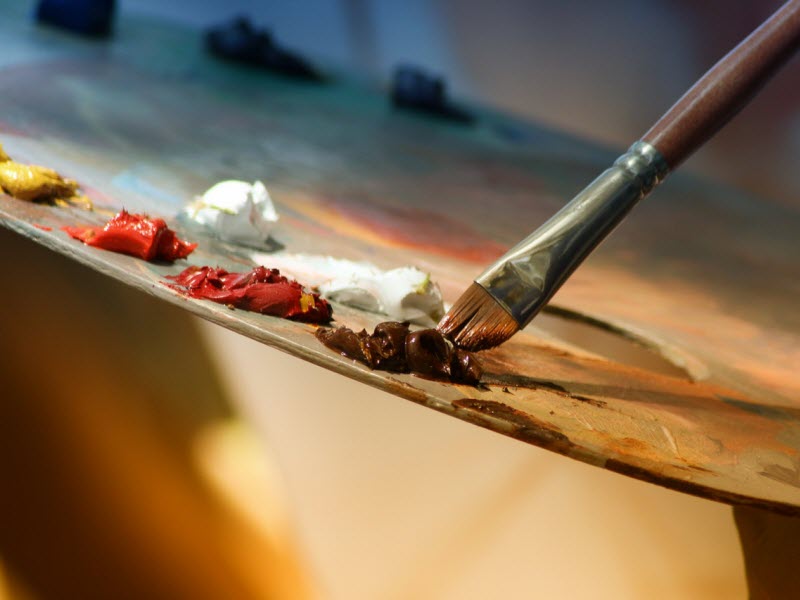 Museum Patrons Accidentally Matching Artworks Photographed 